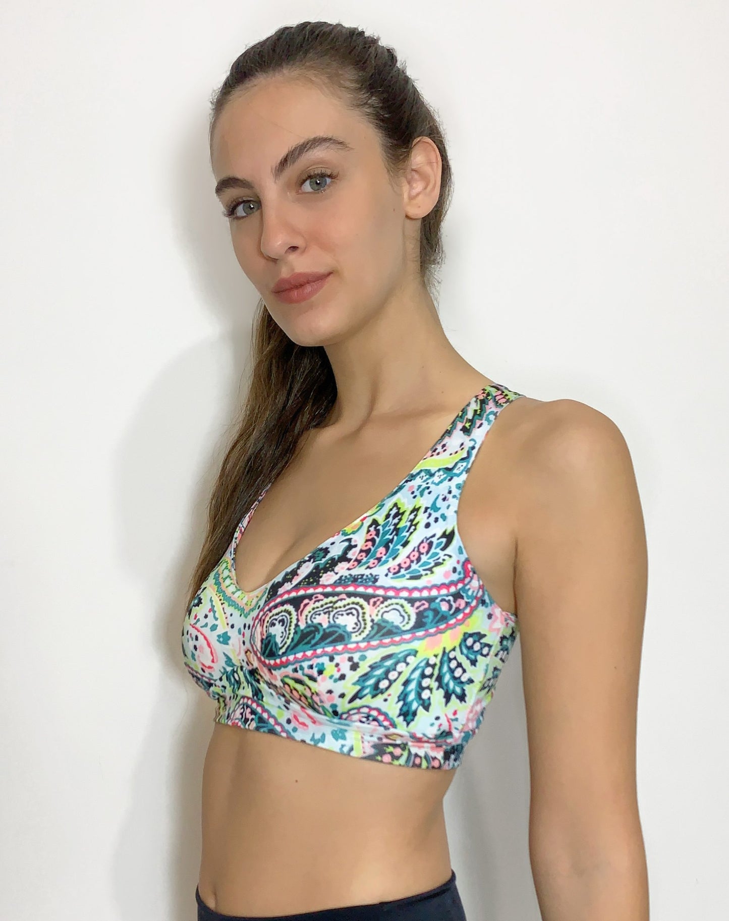 חזיית שחייה וספורט - צבעוני