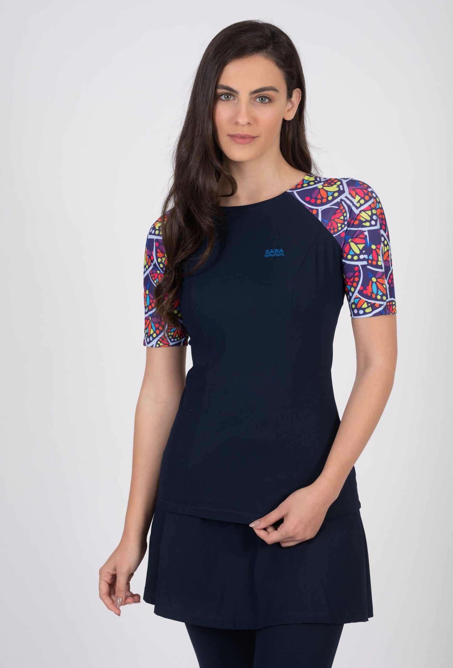 שיק צנוע קצר - עלים צבעוני