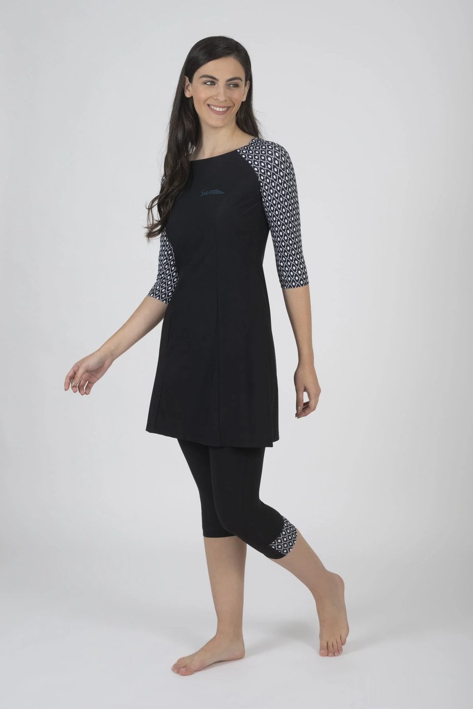 טוניקה שרוול ארוך שחור לבן לשחייה וספורט